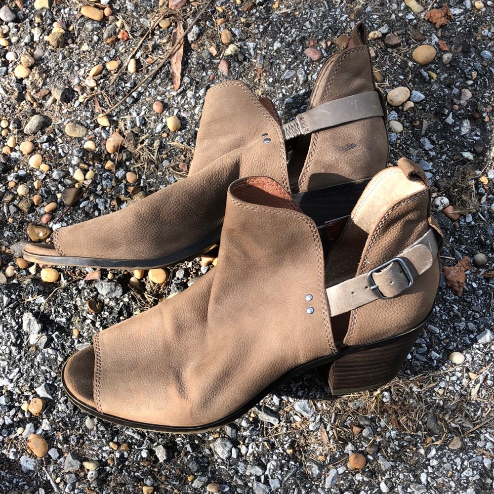Lucky brand heels